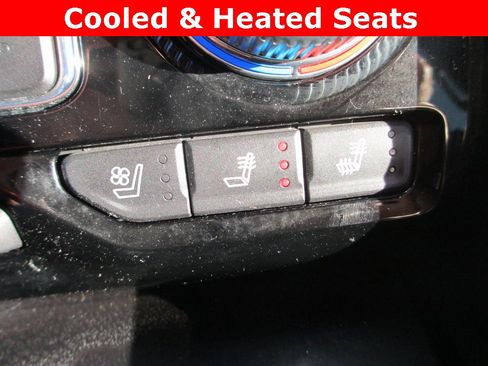 Used 2021 GMC Yukon Denali w/ Denali Premium Package image 18