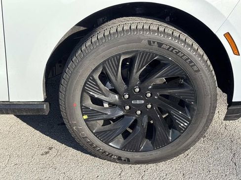 New 2026 Lincoln Navigator Reserve w/ Jet Appearance Package AWD/4WD image 9