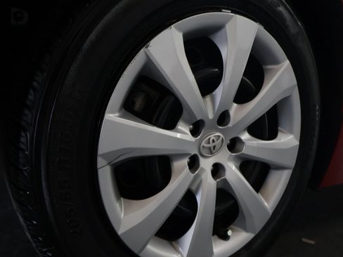 Used 2020 Toyota Corolla LE image 29