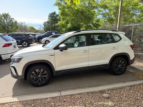 Used 2022 Volkswagen Taos S w/ IQ Drive S Package FWD image 3