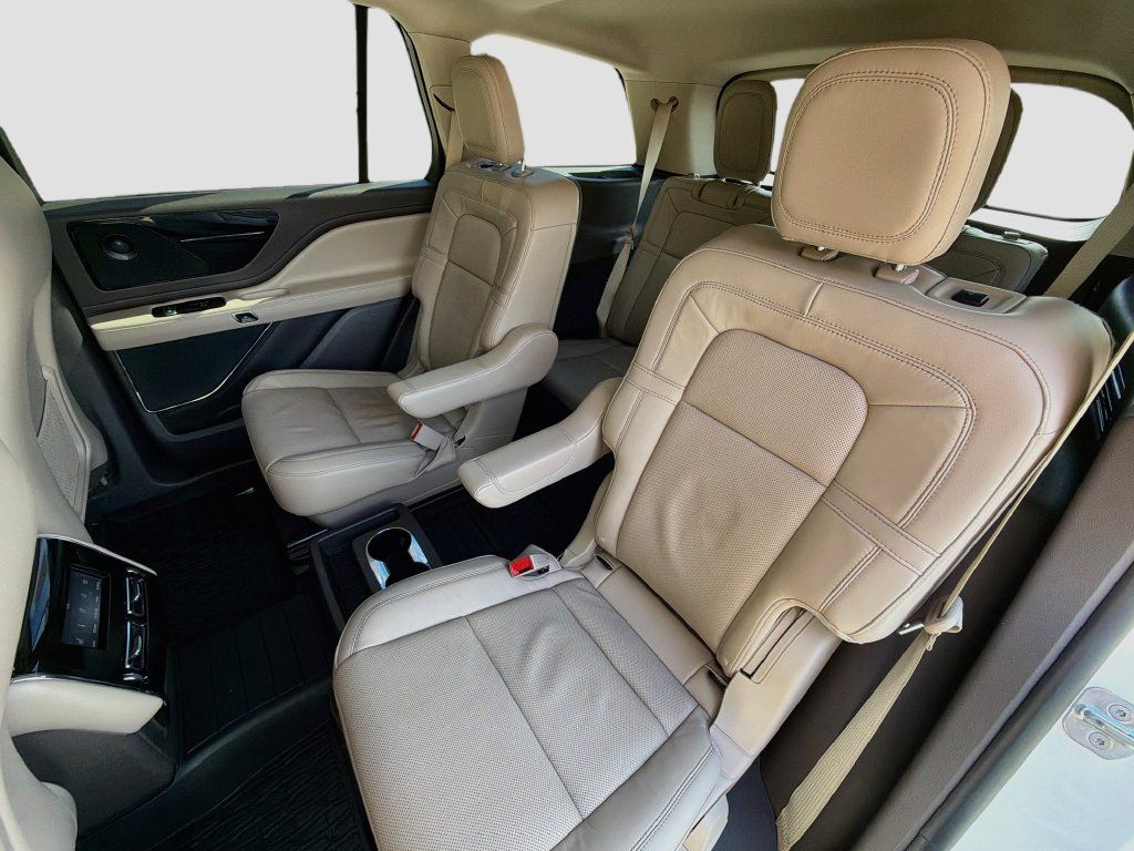 Used 2024 Lincoln Aviator Reserve w/ Elements Package Plus AWD/4WD image 28