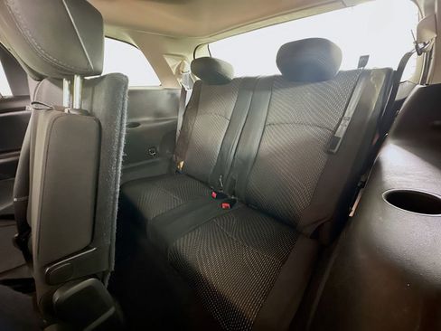 Used 2018 Dodge Journey SE image 27