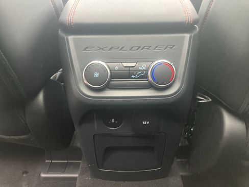 Used 2025 Ford Explorer ST-Line image 17