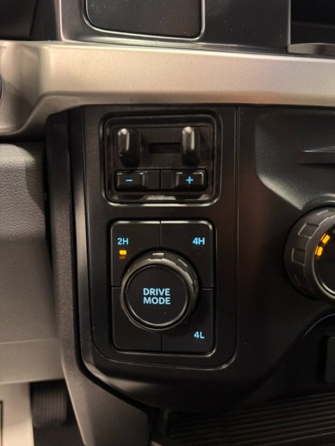 Used 2025 Ford F250 XLT AWD/4WD image 17