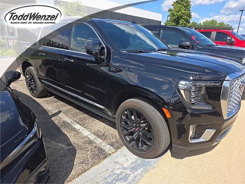 Used 2023 GMC Yukon XL Denali w/ LPO, Floor Liner Package AWD/4WD image 1