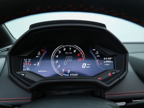 Used 2024 Lamborghini Huracan EVO image 27