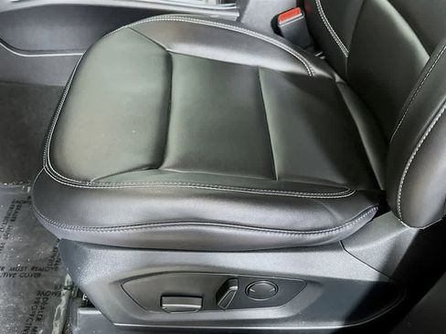 Certified 2022 Ford Explorer XLT w/ Equipment Group 202A image 30