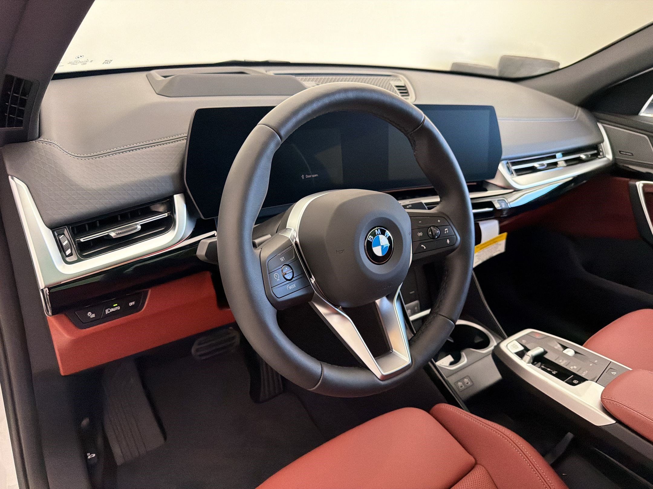 New 2026 BMW X2 xDrive28i w/ Technology Package AWD/4WD image 4