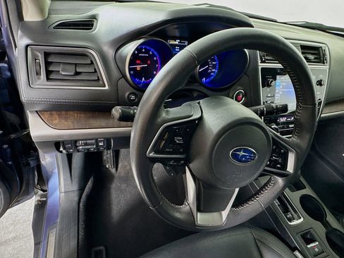 Used 2018 Subaru Outback 2.5i Limited image 11