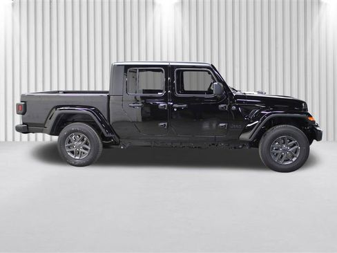 New 2026 Jeep Gladiator Sport image 2
