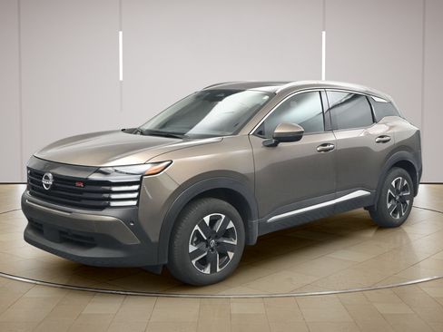Certified 2025 Nissan Kicks SR FWD image 3