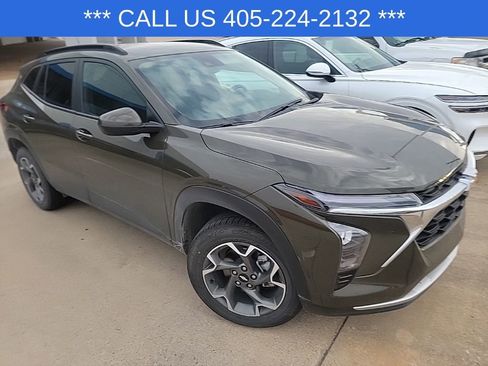 Used 2024 Chevrolet Trax LT image 19