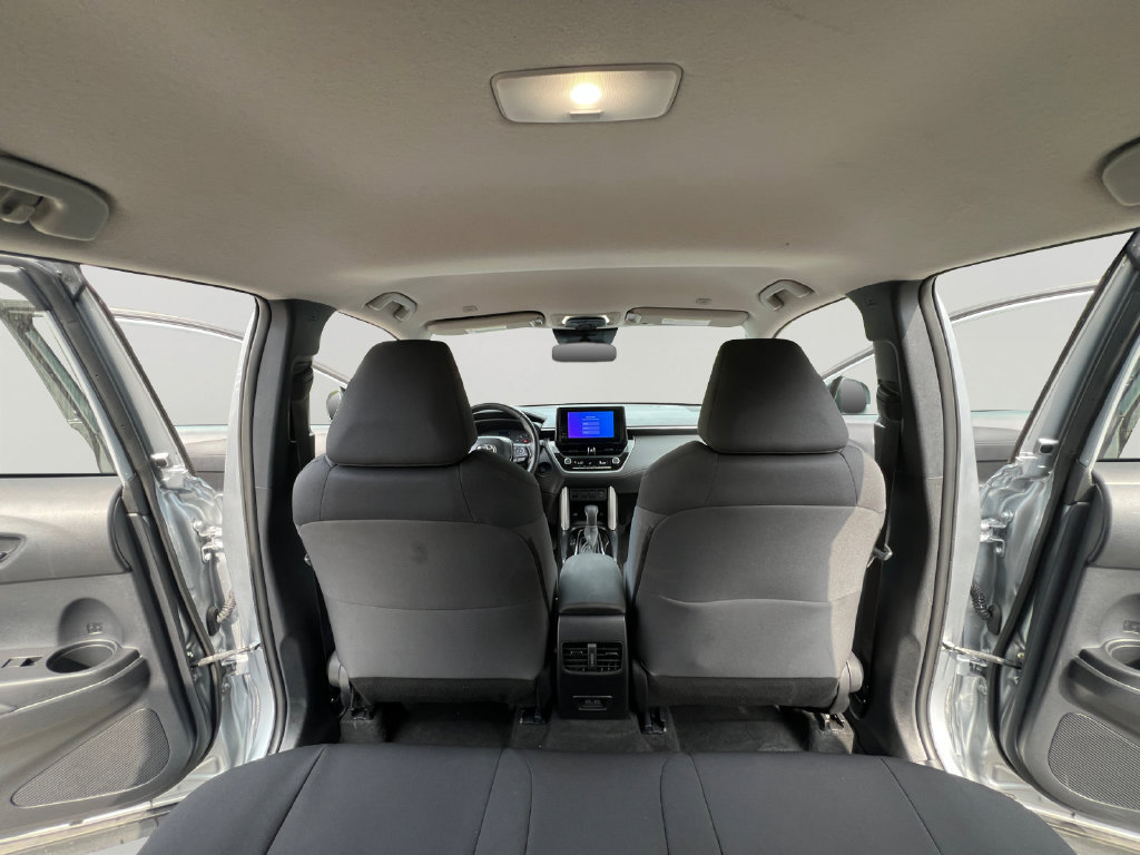 Used 2025 Toyota Corolla Cross LE FWD image 28