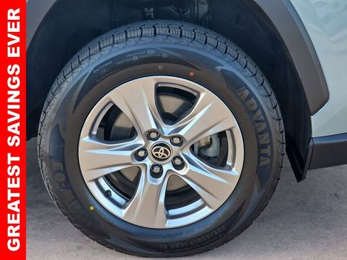 Used 2022 Toyota RAV4 XLE image 40