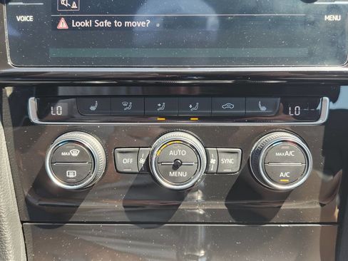 Used 2019 Volkswagen Golf R 4-Door image 26