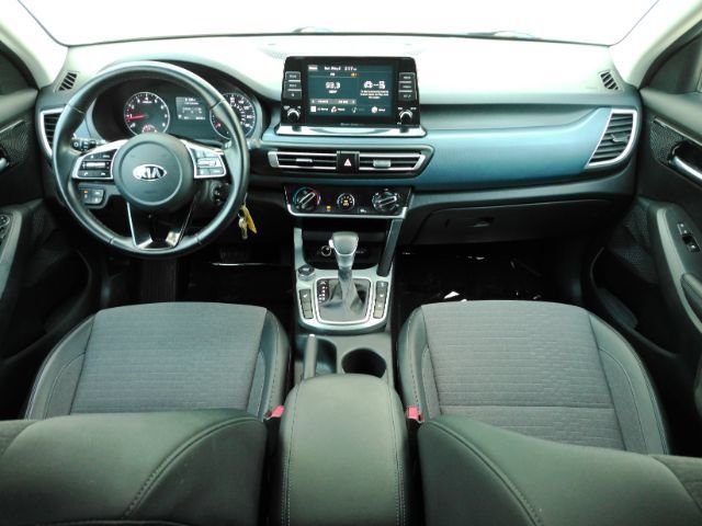 Used 2021 Kia Seltos S AWD/4WD image 3