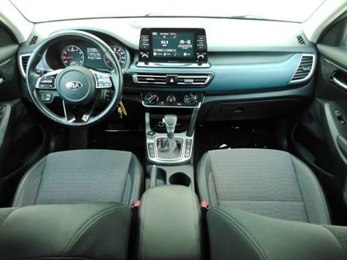 Used 2021 Kia Seltos S AWD/4WD image 3