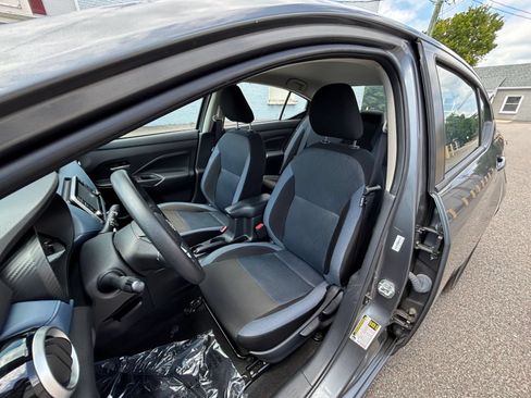 Used 2025 Nissan Versa SV FWD image 34