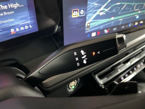 New 2025 Chevrolet Traverse LT image 16