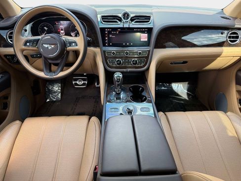 Used 2022 Bentley Bentayga image 33