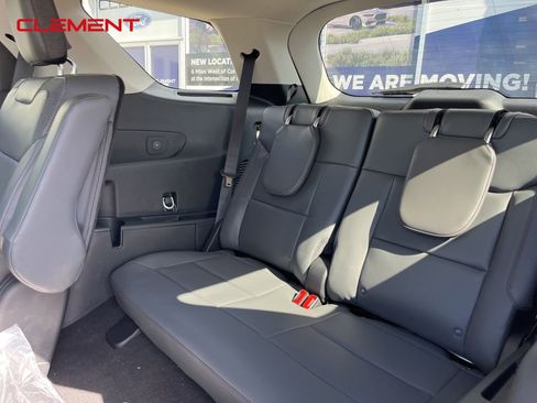 New 2025 Ford Explorer Active w/ Active Comfort Package image 42