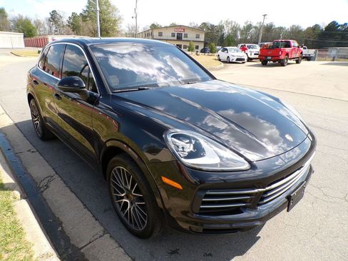Used 2021 Porsche Cayenne S image 3