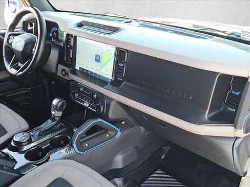 Certified 2022 Ford Bronco Wildtrak AWD/4WD image 28
