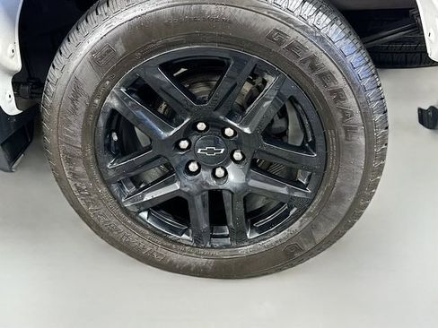 Used 2023 Chevrolet Silverado 1500 Custom image 25