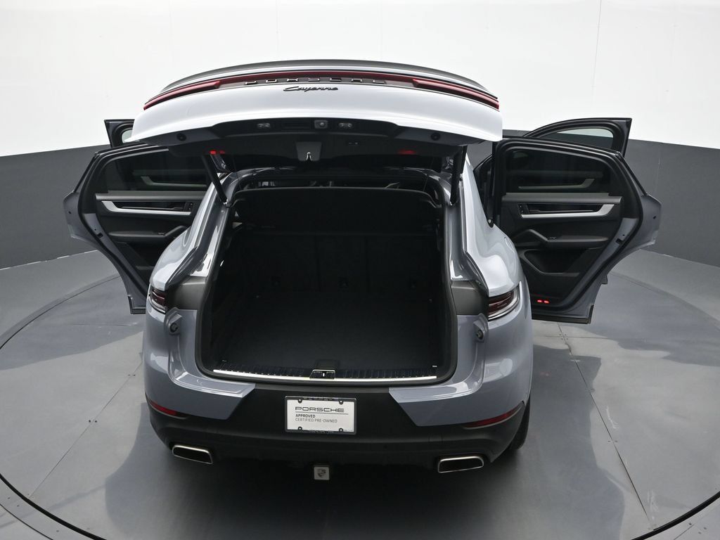 Certified 2024 Porsche Cayenne Coupe AWD/4WD image 27