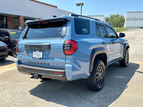 Used 2025 Toyota 4Runner SR5 RWD image 22