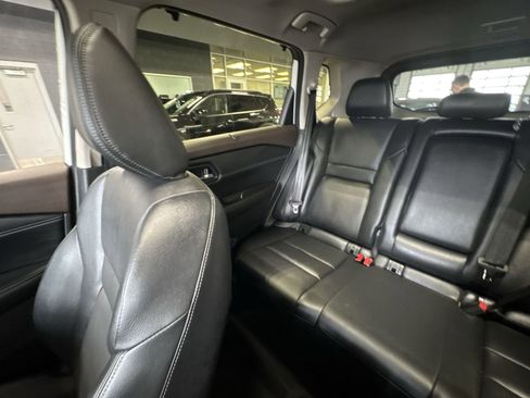 Used 2023 Nissan Rogue SL w/ SL Premium Package image 5