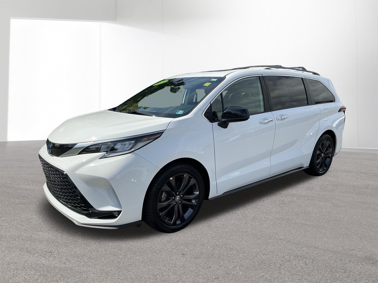 Used 2022 Toyota Sienna XSE w/ XSE Plus Package FWD image 7