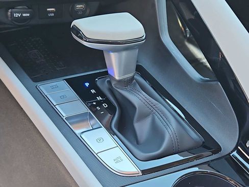 Certified 2022 Hyundai Elantra Limited w/ Cargo Package image 33