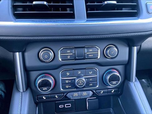 Used 2024 Chevrolet Suburban Z71 w/ Luxury Package image 22