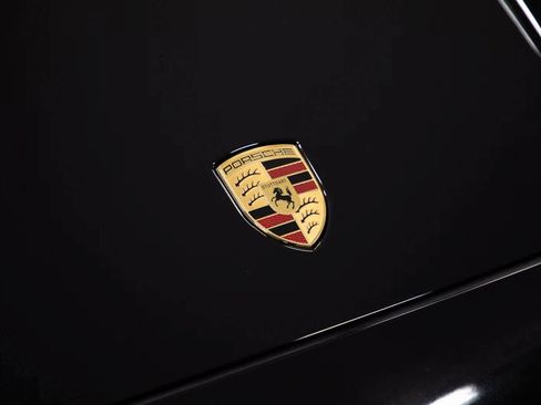 Certified 2025 Porsche Cayenne image 34
