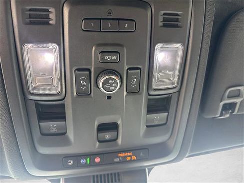 Used 2023 Chevrolet Suburban Z71 w/ Z71 Off-Road Package AWD/4WD image 16