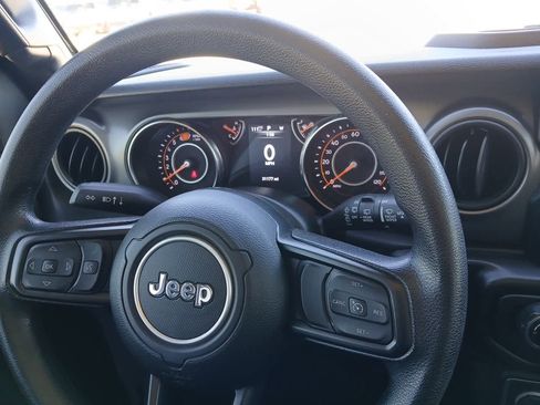 Used 2021 Jeep Wrangler Unlimited Sport image 31