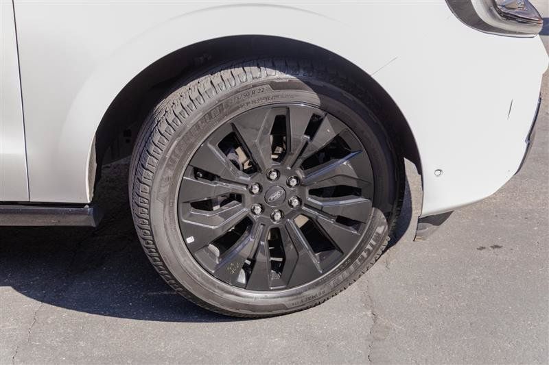 Used 2025 Ford Expedition Platinum w/ Stealth Appearance Package AWD/4WD image 43