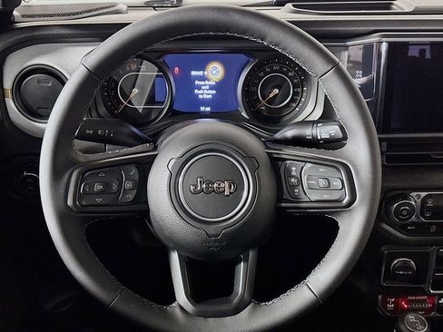 New 2025 Jeep Gladiator Willys image 13