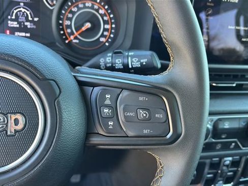 Used 2024 Jeep Wrangler Willys image 23
