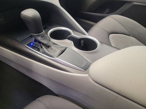 Used 2021 Toyota Camry LE w/ Carpet Mat Package (TMS) image 26