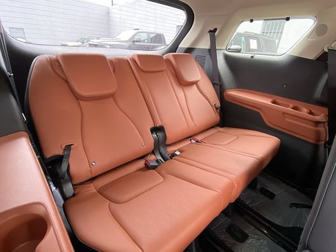 New 2026 Kia Carnival EX FWD image 24