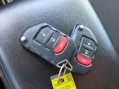 Used 2024 Jeep Wrangler Unlimited Sport AWD/4WD image 33