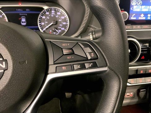Used 2025 Nissan Sentra SV FWD image 19