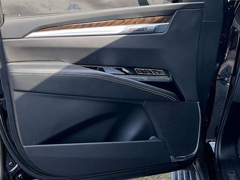 Used 2025 Cadillac Escalade ESV Sport Platinum w/ LPO, Floor Liner Package image 20