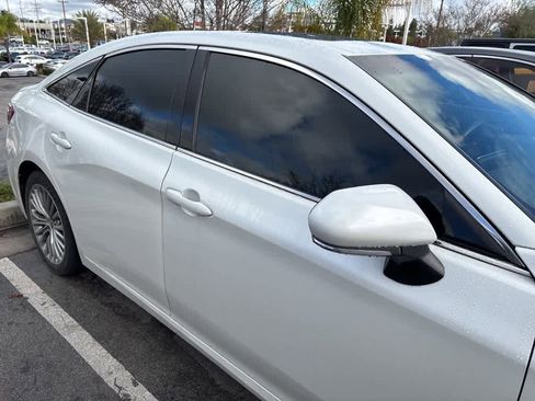 Used 2022 Toyota Avalon Limited image 5