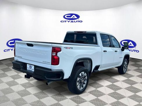 Used 2024 Chevrolet Silverado 2500 Custom w/ Custom Value Package AWD/4WD image 4