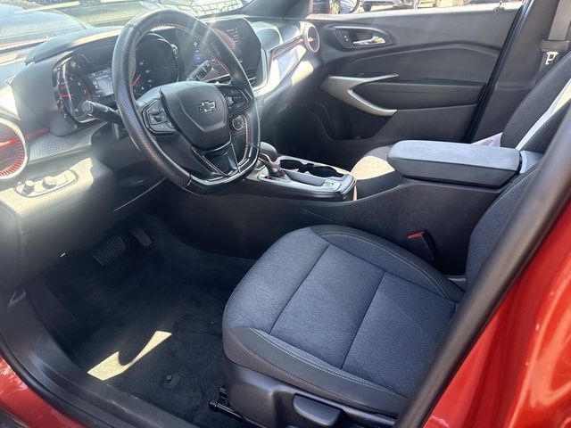 Used 2024 Chevrolet Trax RS w/ Sunroof Package FWD image 21
