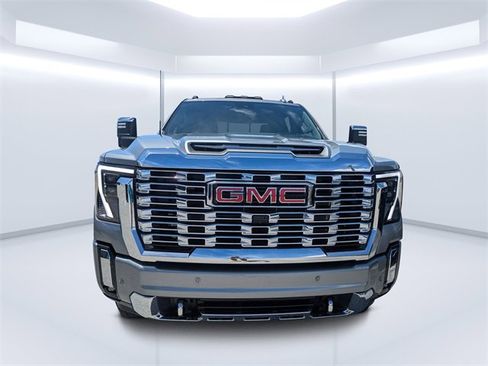 New 2025 GMC Sierra 2500 Denali w/ Denali Reserve Package image 9