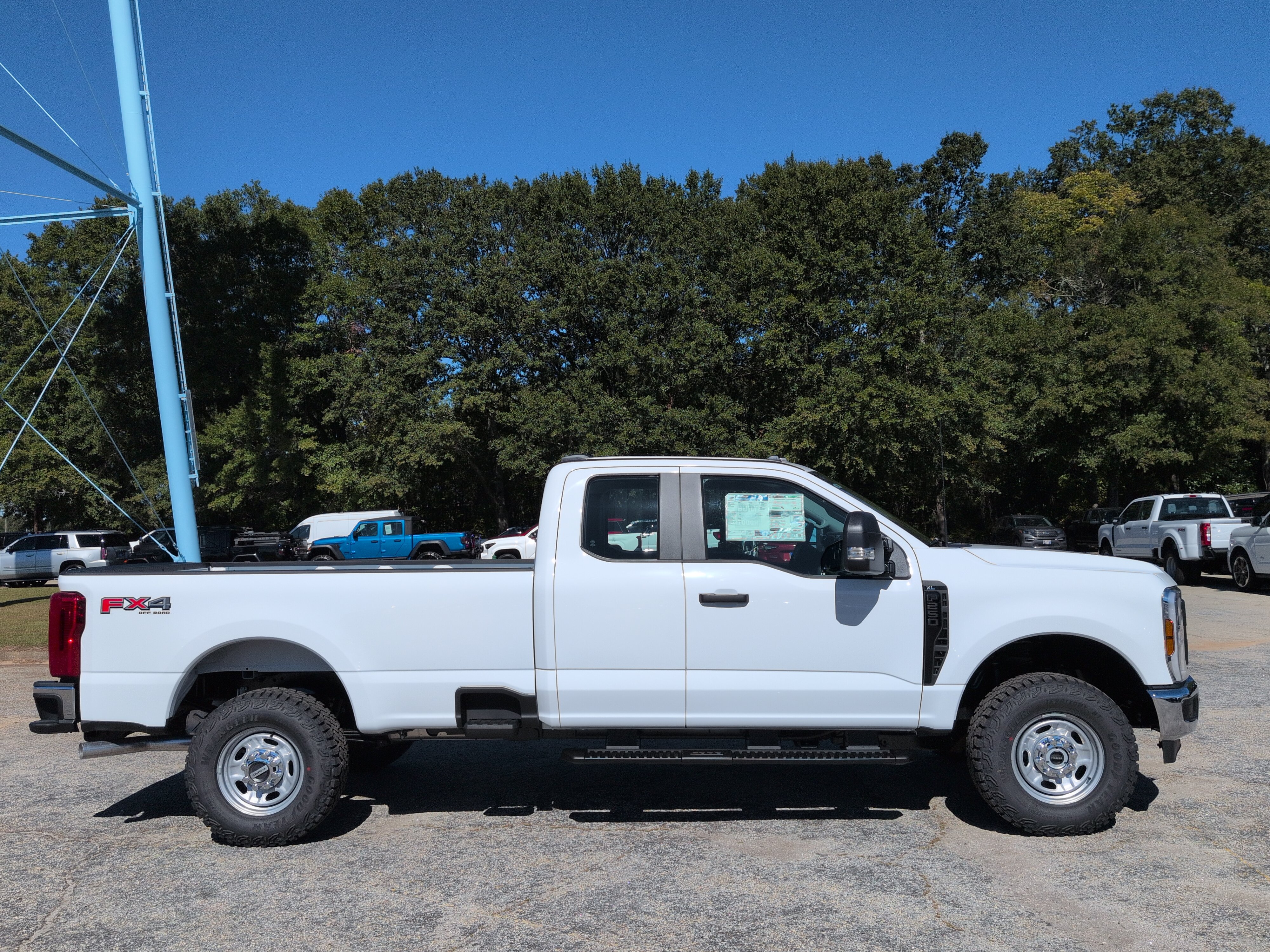 New 2027 Ford F250 XL w/ XL Off-Road 33" Tire Package AWD/4WD image 2